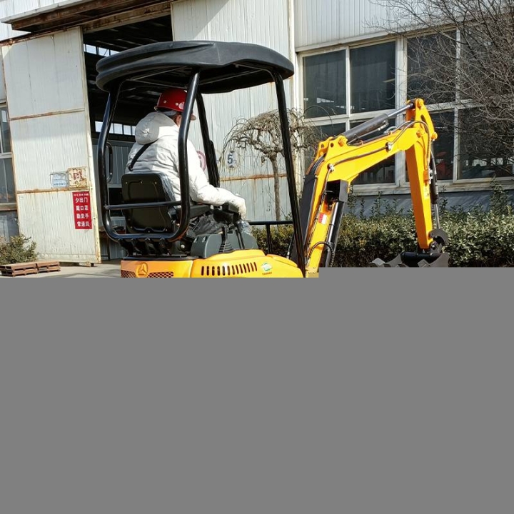 4万左右微型小挖机旋转灵活微型挖掘机山地果园小型挖土机报价