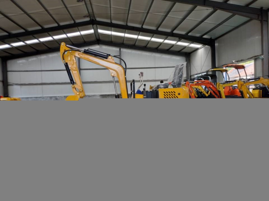 农用挖掘机，小型挖掘机，回填挖掘机