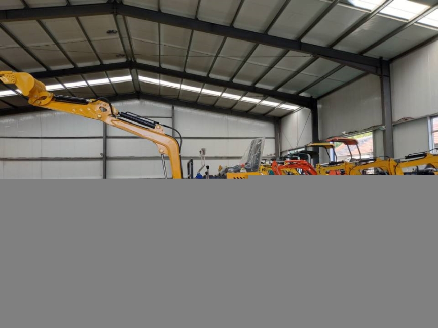 小型挖掘机，果园挖掘机，农用挖掘机