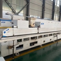 现场出售二手冷压机、热压机、推台锯等设备