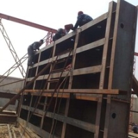 台湾高雄楠梓机闸一体式闸门10t螺杆启闭机