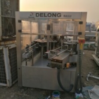 低价出售闲置青岛德隆玻璃瓶、圆瓶、方瓶啤酒饮料全自动贴标机