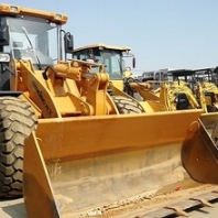 柳工50铲车在上海运胤公司50抓木机