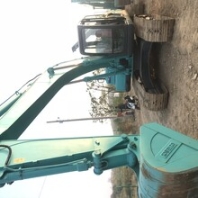 低价出售神钢200-8原版车漆传统动力精品二手挖掘机