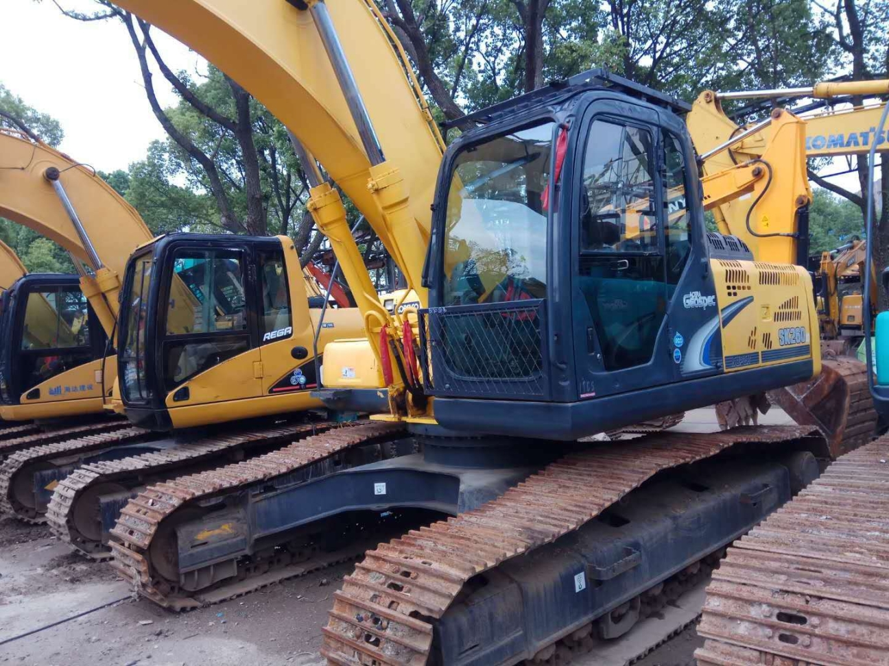 二手挖掘机市场直销二手挖掘机出售以确保您的利益得到最大的保证