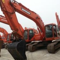 二手挖掘机哪里便宜上海二手挖掘机市场供应斗山220