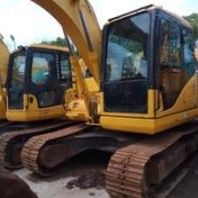 二手挖掘机市场低价转让小松130二手挖掘机