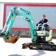 超低价转让进口二手小型挖掘机洋马17