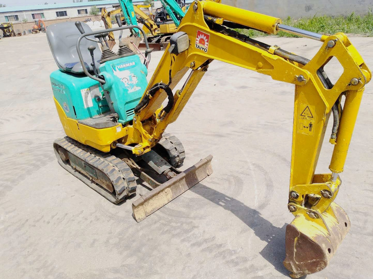 进口二手小挖机多少钱一台