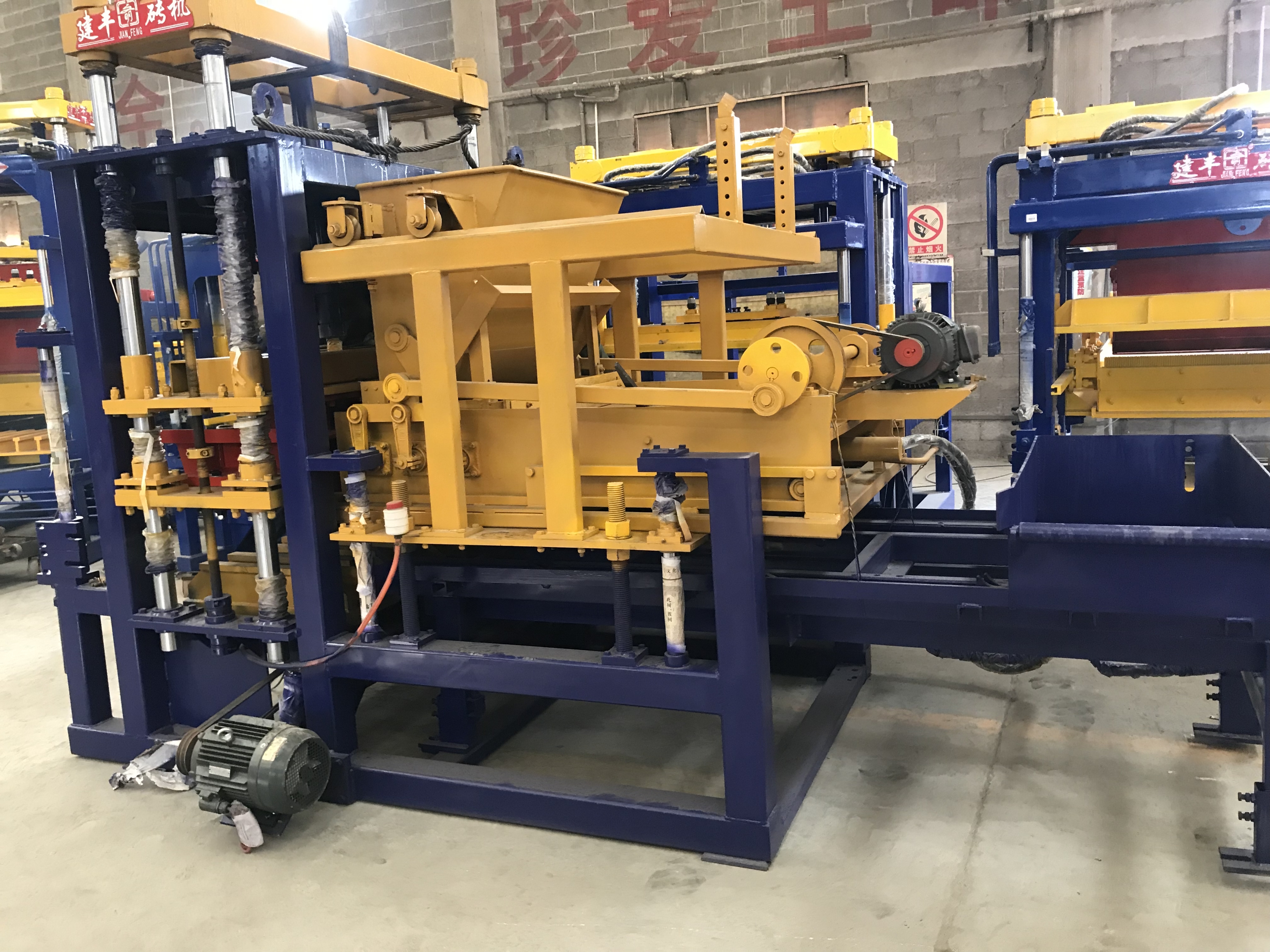 新型环保全自动免托板免烧砖机