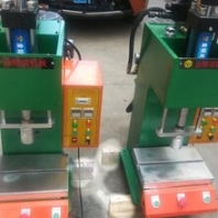 液压机油压机数控油压冲床