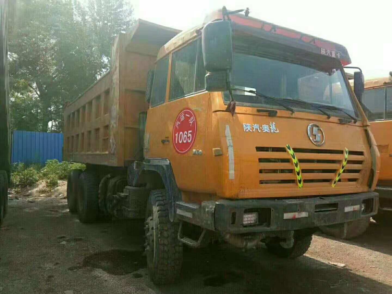 冬季没活，急售100多辆后八轮自卸车