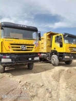 完工出售多台红岩金刚，奥龙后八轮自卸车