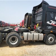 出售17年二手欧曼GTL牵引车国五双驱轻体