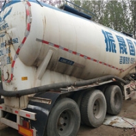 西区12年10方欧曼搅拌车，带一年保险。车况精品