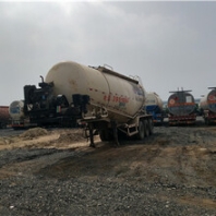 清远清城区二手A7牵引车双驱380,420马力半挂车