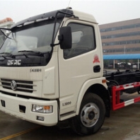 大型侧装压缩垃圾车厂家