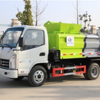 5吨勾臂垃圾车视频