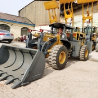 巷道装载机巷道铲车矿山巷道装载机铁矿小型装载机中首重工