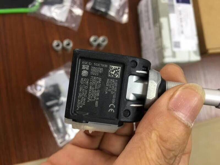 新款奔驰S级改装胎压监测系统