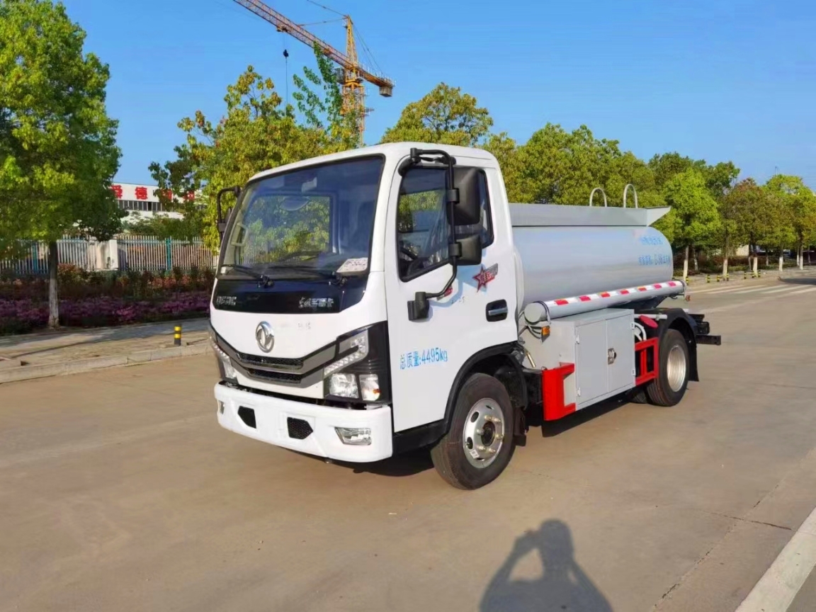 解放减水剂罐车轻量化罐车定制罐车
