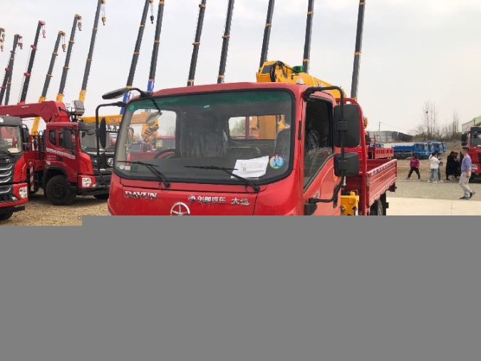 福建大运国六蓝牌随车起重运输车厂家电话