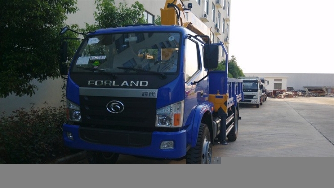 北京东风小多利卡随车吊那个品牌好