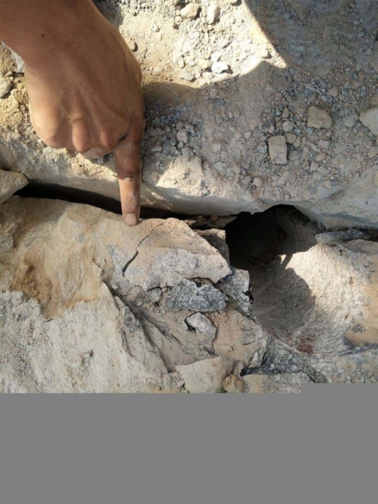 楚雄姚安大路边上开挖地基不能用炸药安全破拆岩石机械